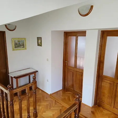 Apartment Private Townhouse Near Arena