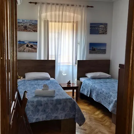 Private Townhouse Near Arena Pula