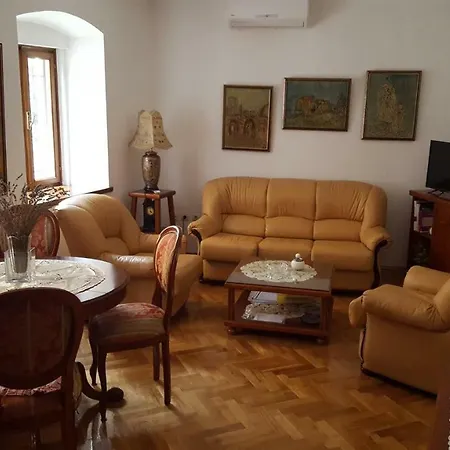 Private Townhouse Near Arena * Pula