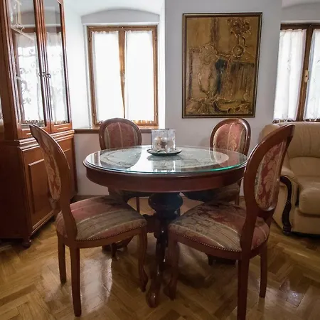 Apartment Private Townhouse Near Arena Pula